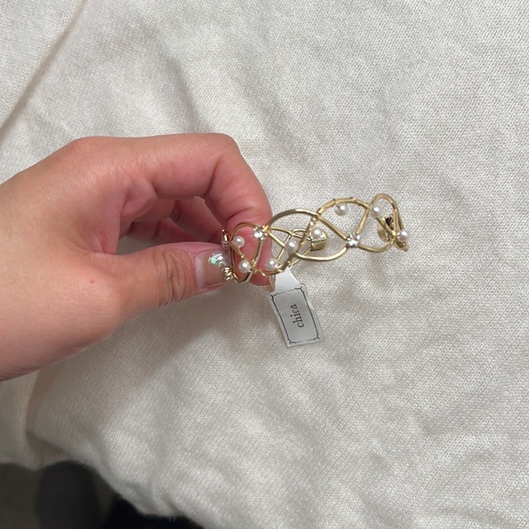 Open bracelet with pearl and rhinestones - Picture 5 of 5